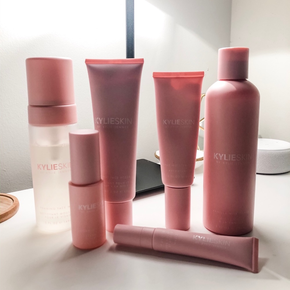 Kylie Skin Set